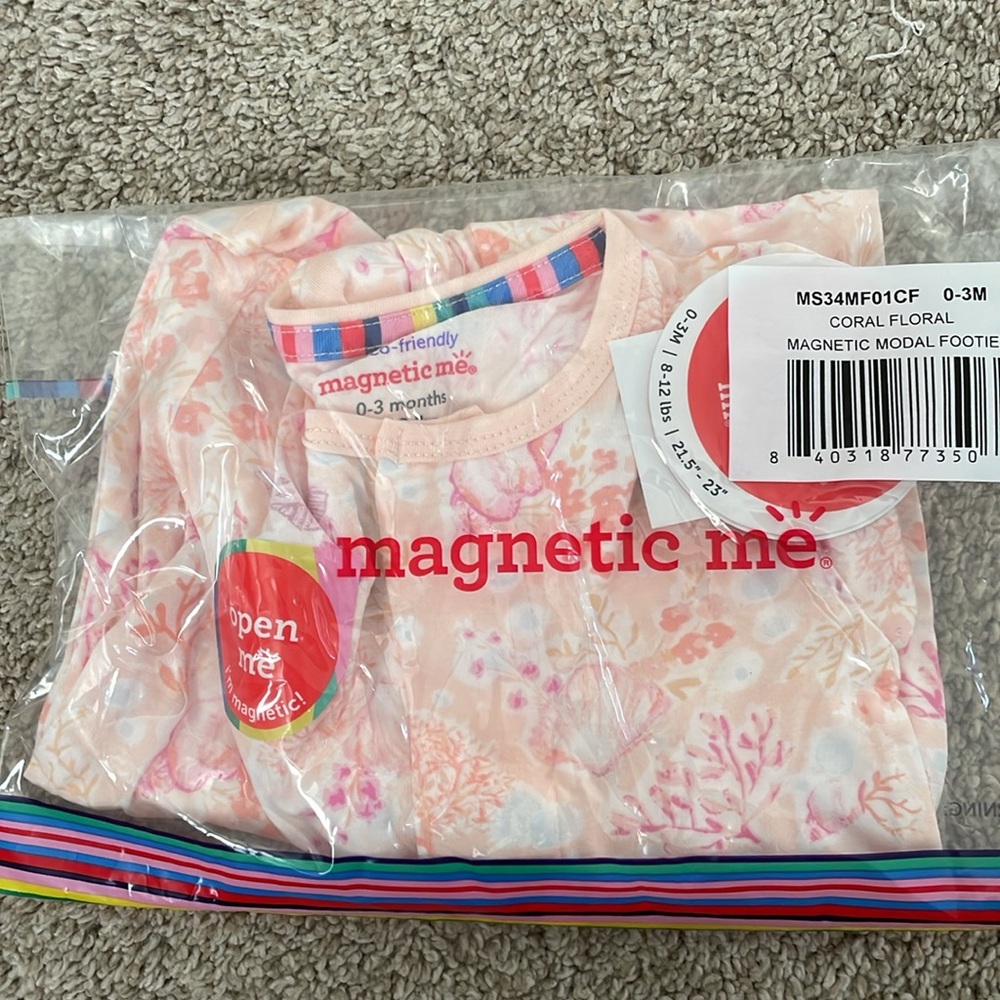 Magnetic Me coral floral footie